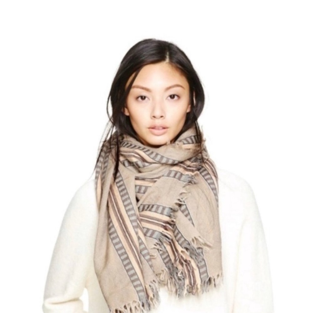 Aritzia Wilfred Striped Tan and Black Scarf